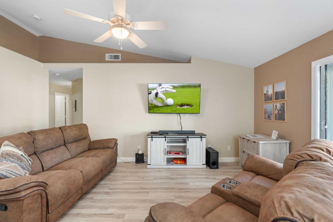 Photo of Livingroom in Castlegate