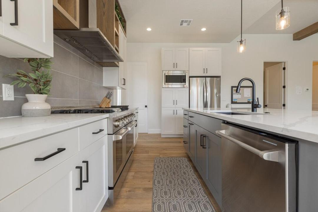 Photo of Kitchen in Hurricane