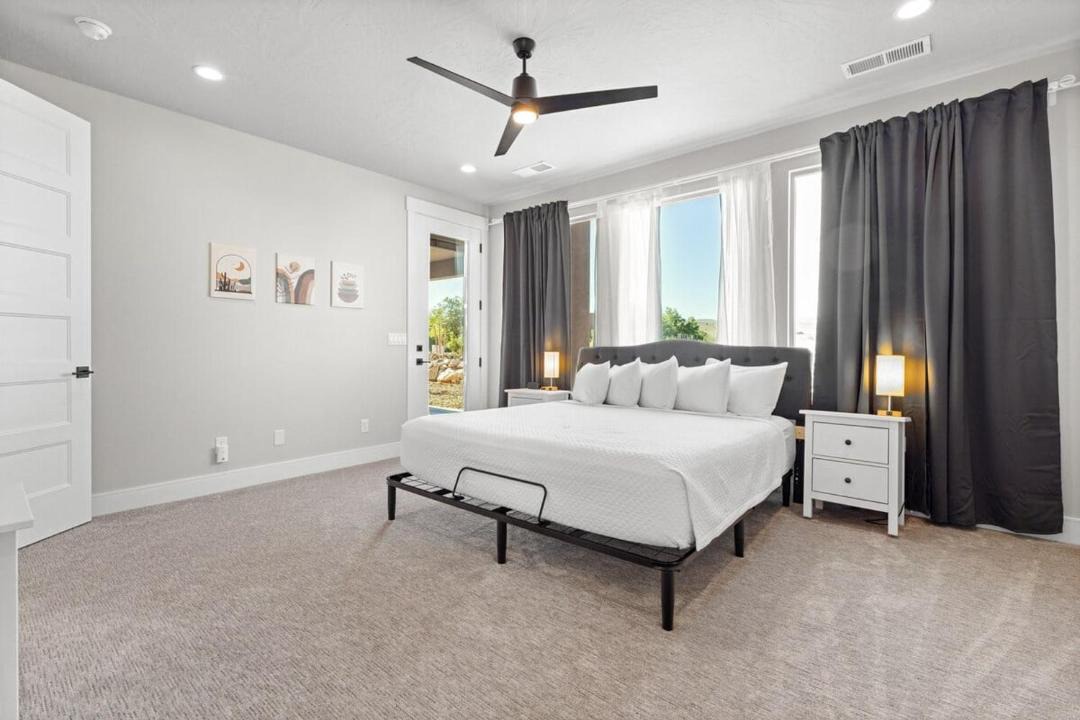 Photo of Bedroom in Hurricane