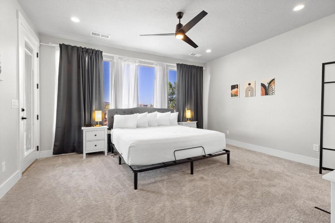 Photo of Bedroom in Hurricane