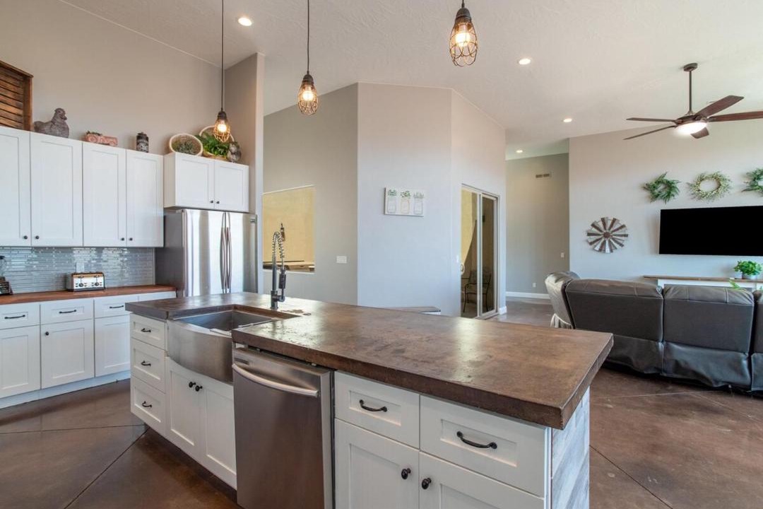 Photo of Kitchen in Hurricane