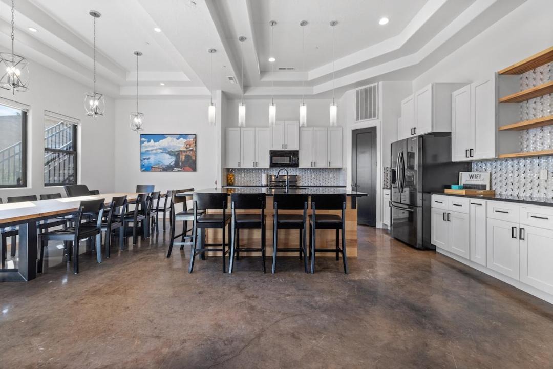 Photo of Kitchen in Hurricane