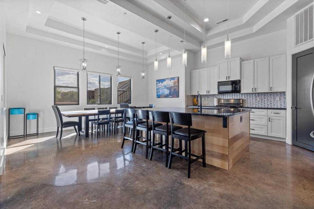 Photo of Kitchen in Hurricane