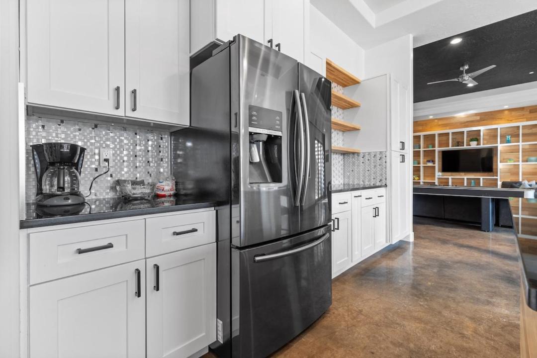 Photo of Kitchen in Hurricane