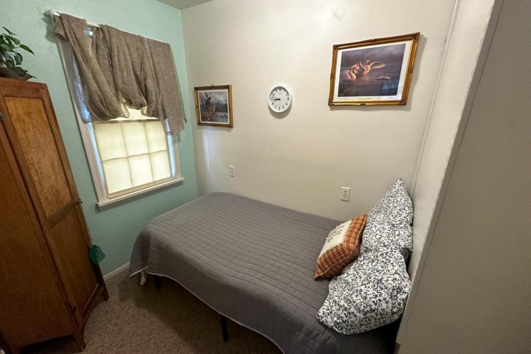 Photo of Bedroom in Central - Terry