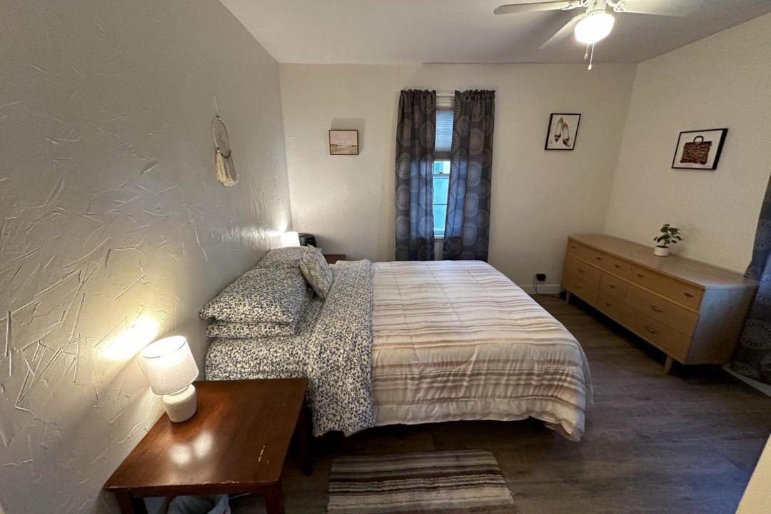 Photo of Bedroom in Central - Terry