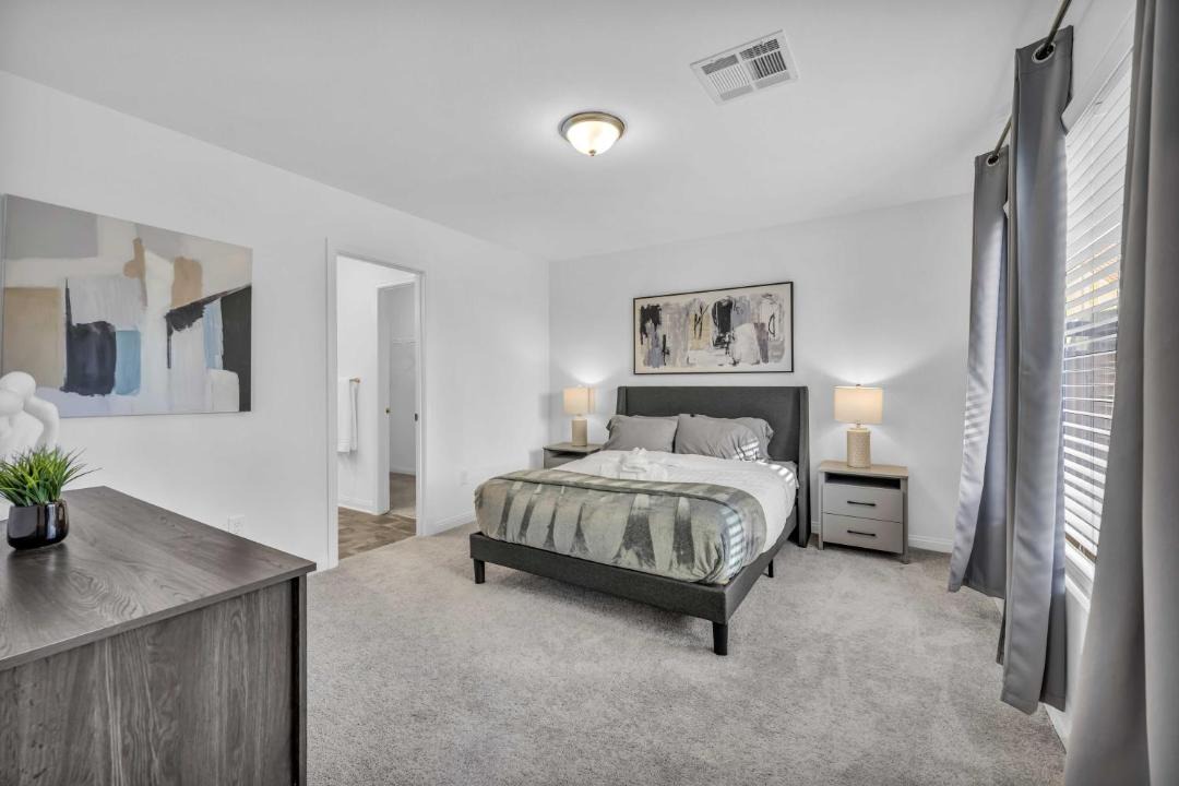 Photo of Bedroom in Enterprise