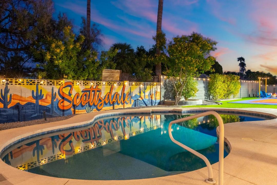Photo of Others in Paradise Valley Village