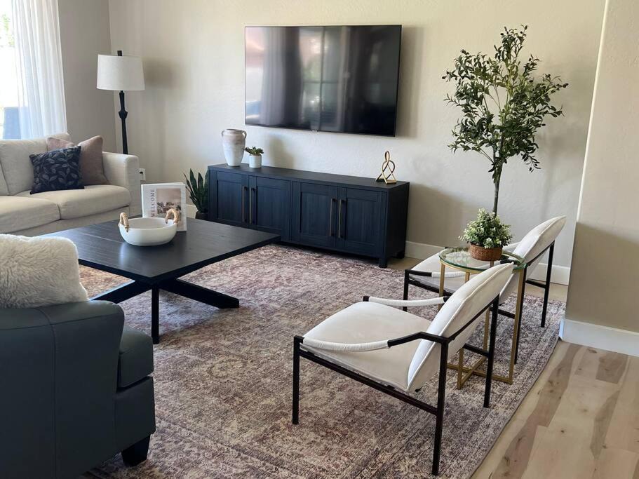 Photo of Livingroom in Palm Valley