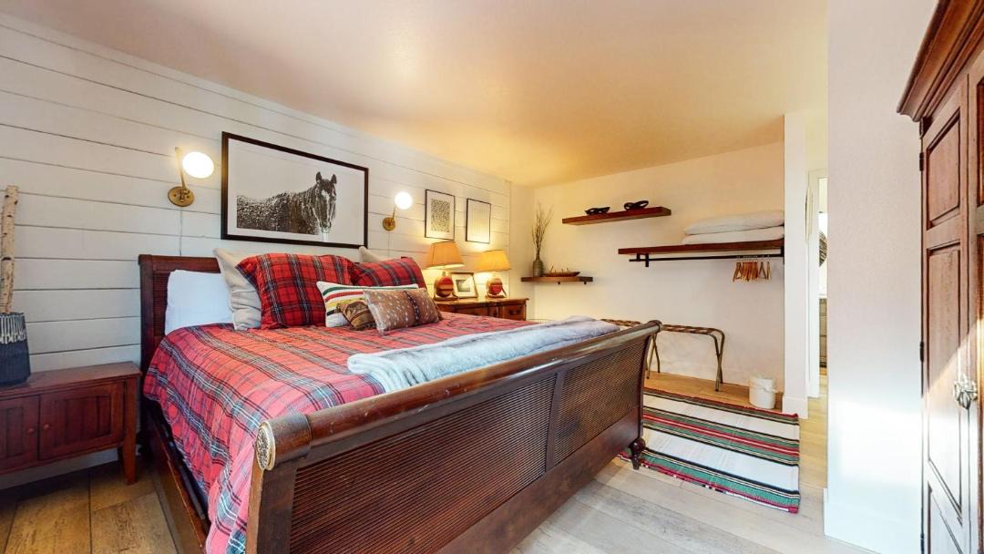 Photo of Bedroom in Mammoth Lakes