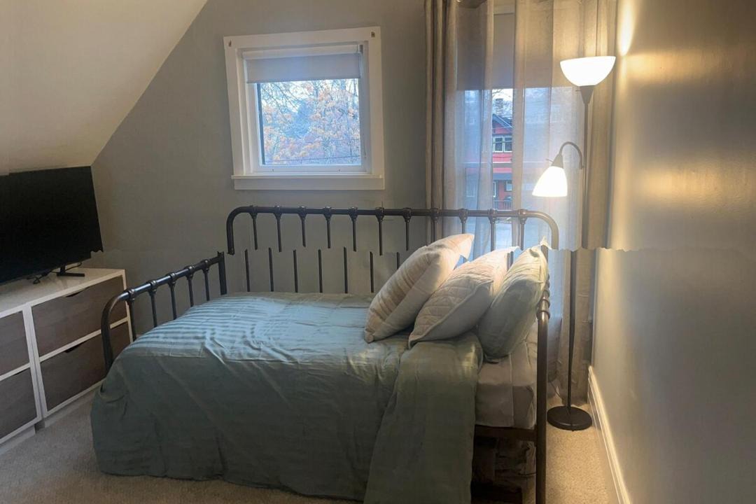 Photo of Bedroom in North End