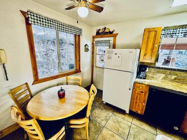 Photo of Kitchen in Yosemite West