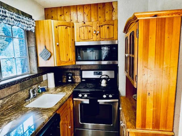 Photo of Kitchen in Yosemite West