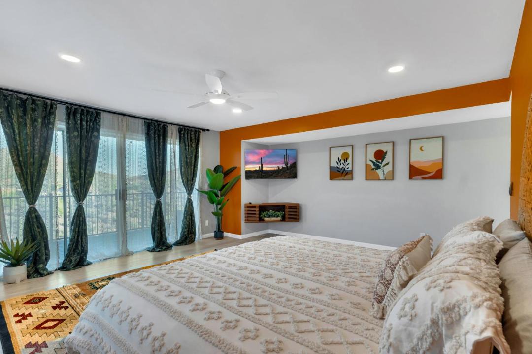 Photo of Bedroom in Mountain Gardens Estates