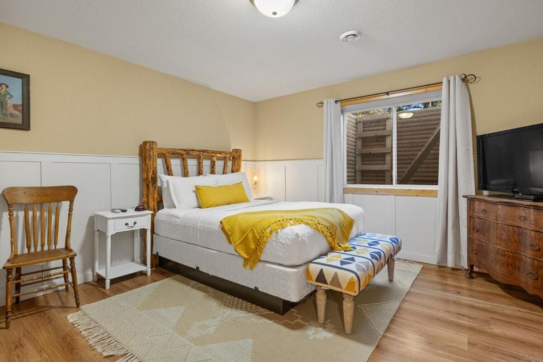 Photo of Bedroom in Custer