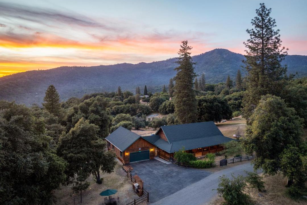 Photo of Others in Mariposa