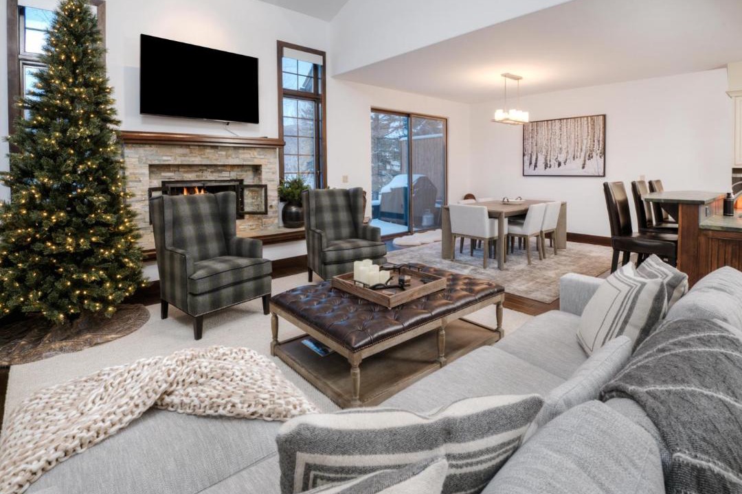 Photo of Livingroom in Edwards