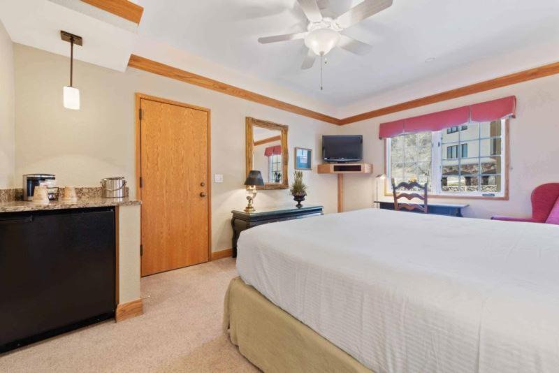 Photo of Bedroom in Beaver Creek