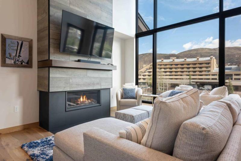 Photo of Livingroom in Avon