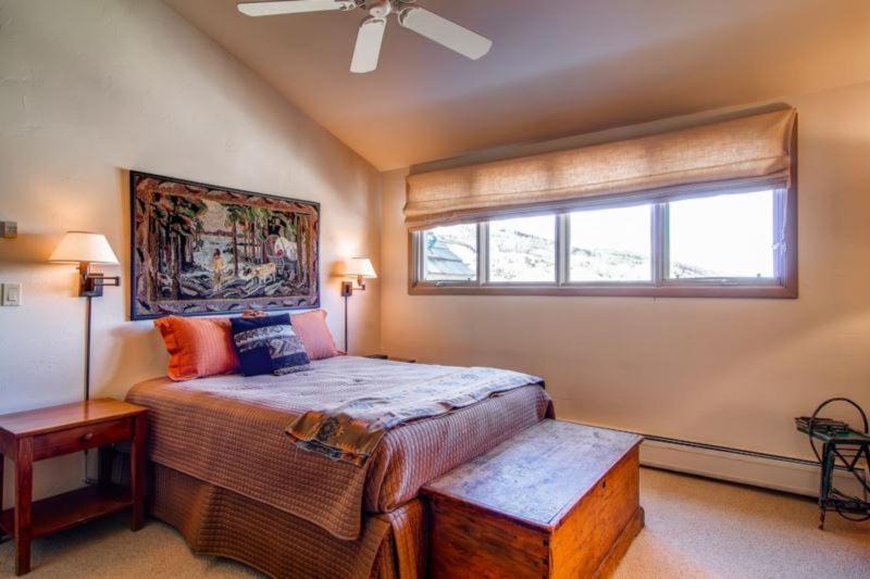Photo of Bedroom in Highlands Townhomes