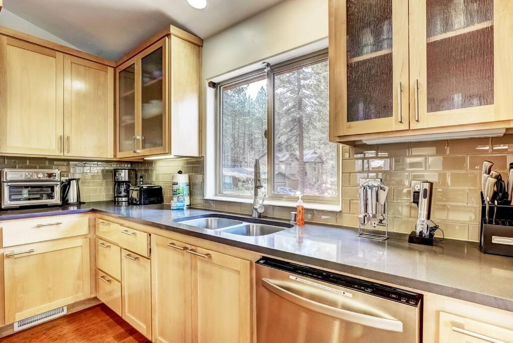 Photo of Kitchen in Black Bart