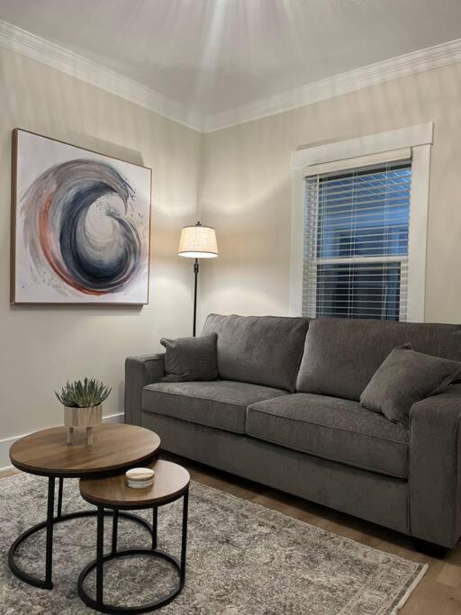 Photo of Livingroom in Aksarben - Elmwood Park
