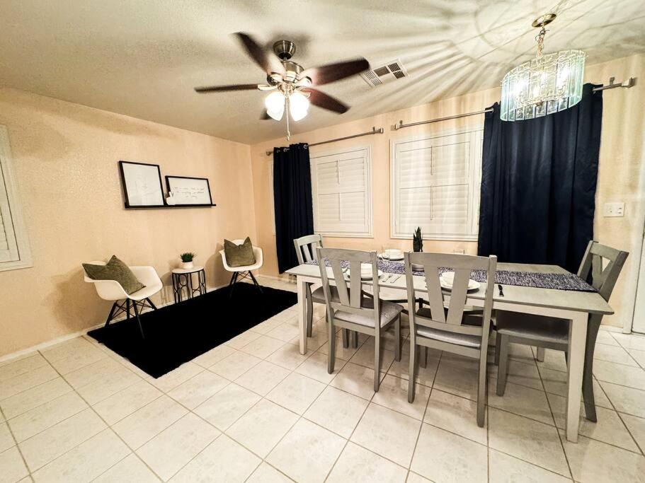 Photo of Livingroom in Spring Valley