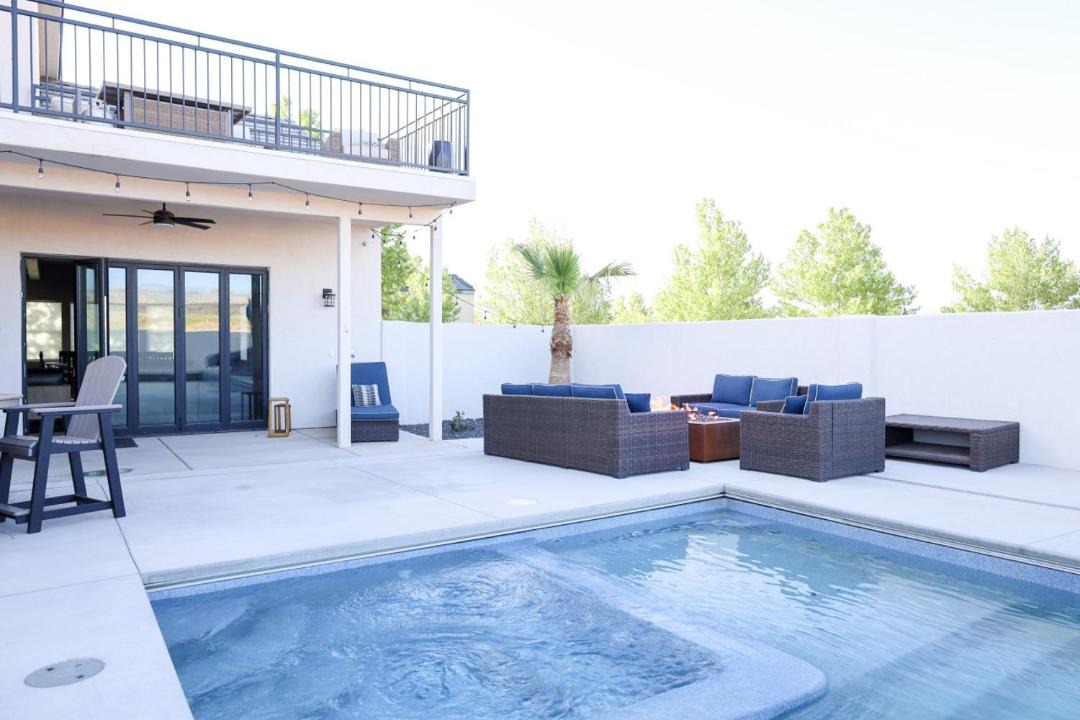Photo of Patio Balcony in Hurricane