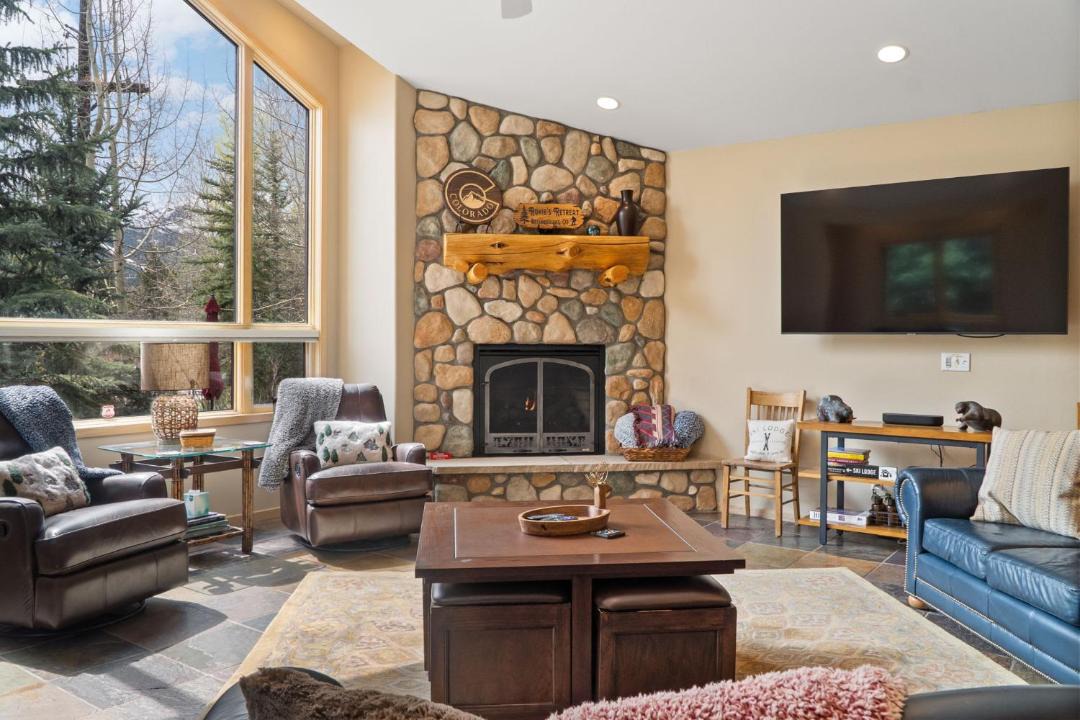 Photo of Livingroom in Sunbeam Estates