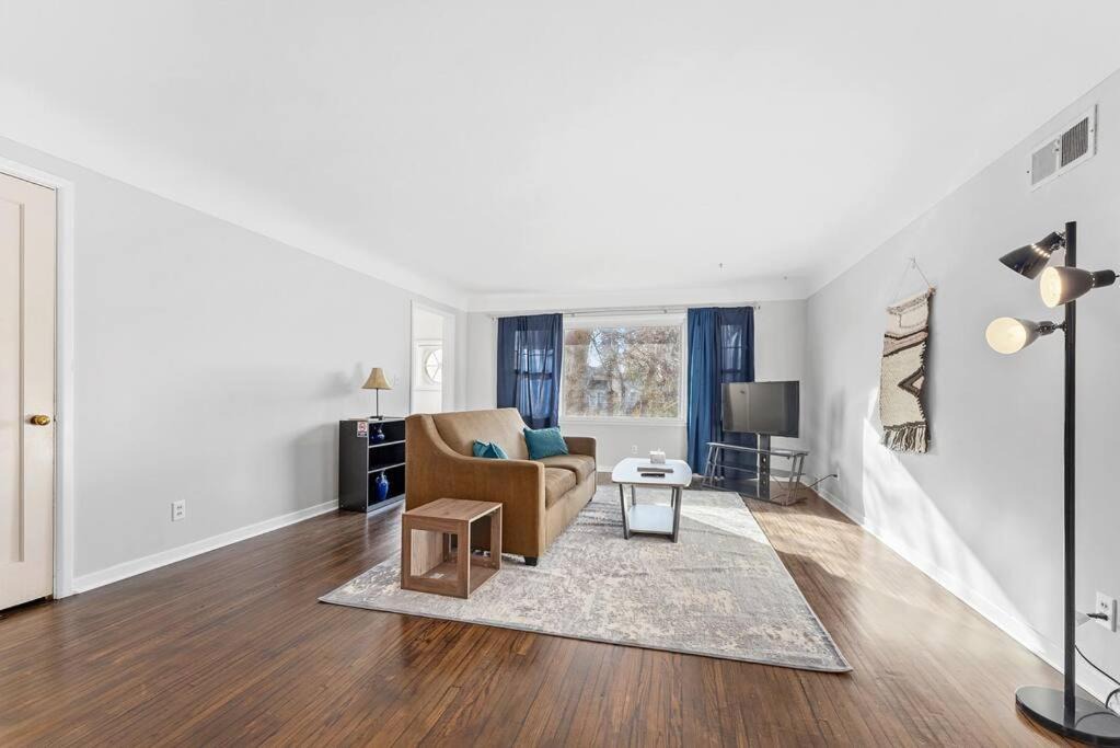 Photo of Livingroom in Sioux Falls