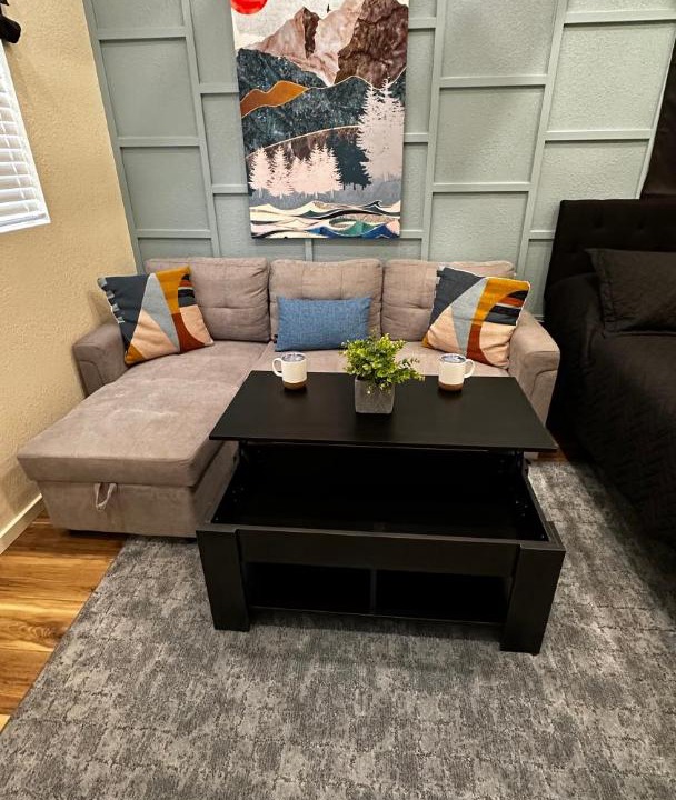 Photo of Livingroom in Hurricane