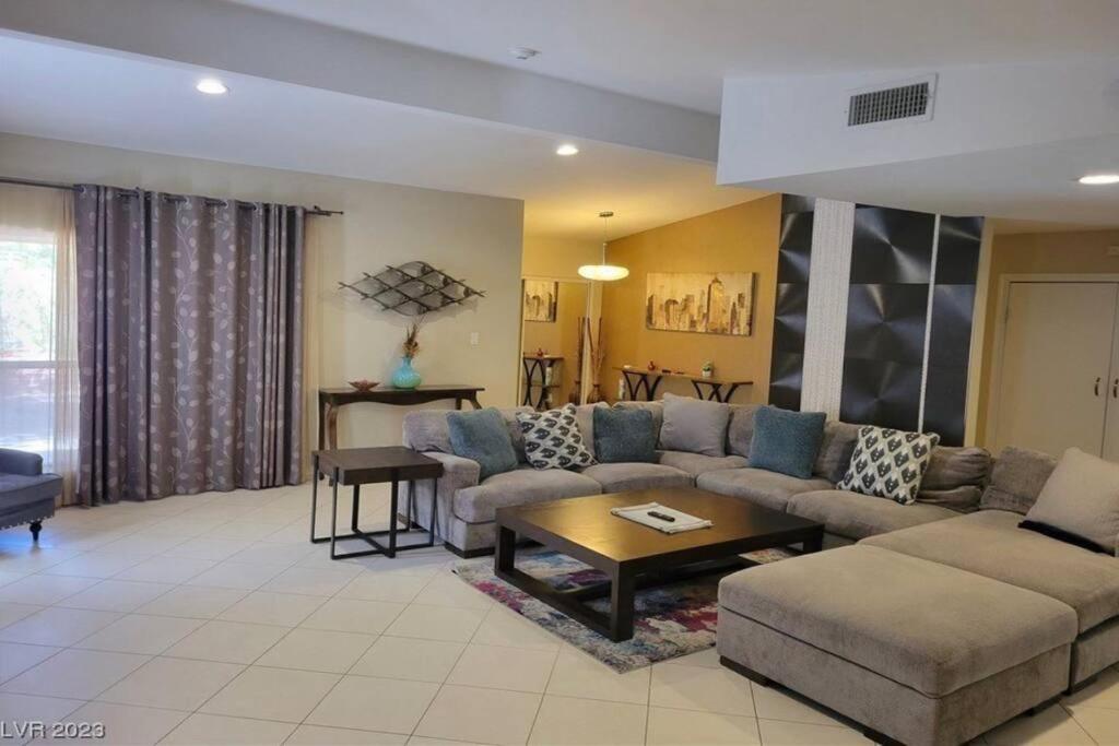 Photo of Livingroom in Paradise