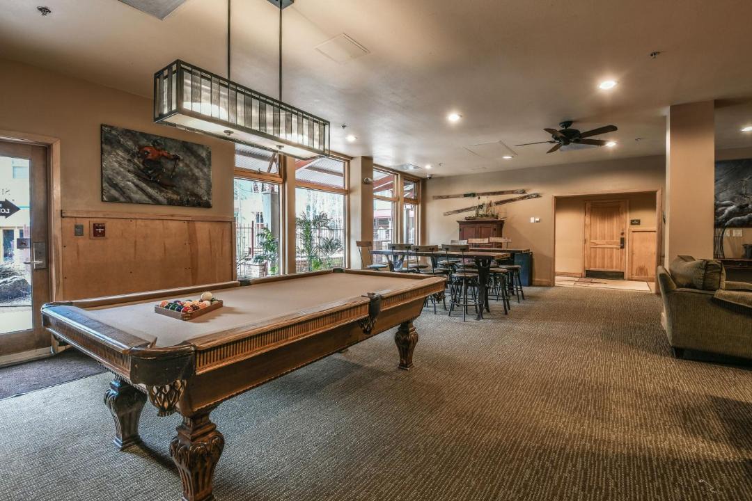 Photo of Livingroom in River Run