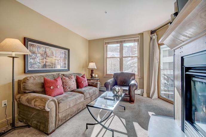 Photo of Livingroom in River Run