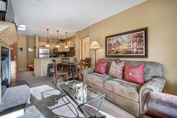 Photo of Livingroom in River Run