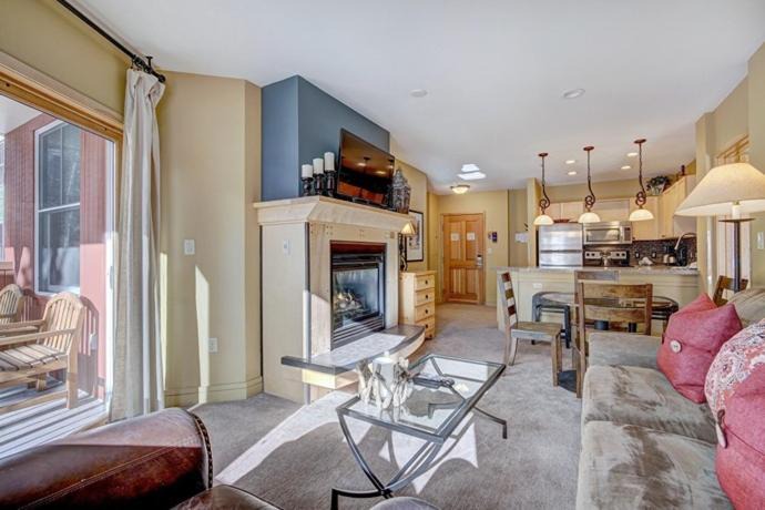 Photo of Livingroom in River Run
