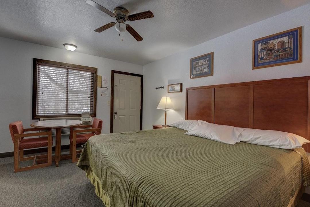 Photo of Bedroom in Spirit Lake