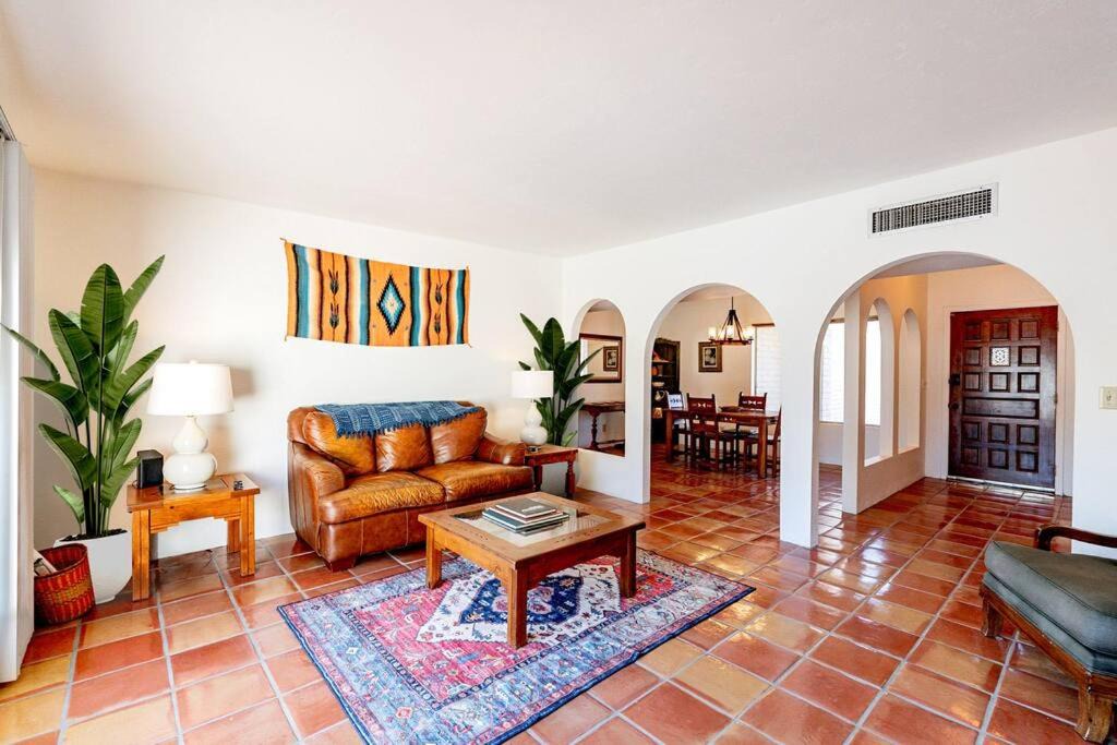Photo of Livingroom in Tucson