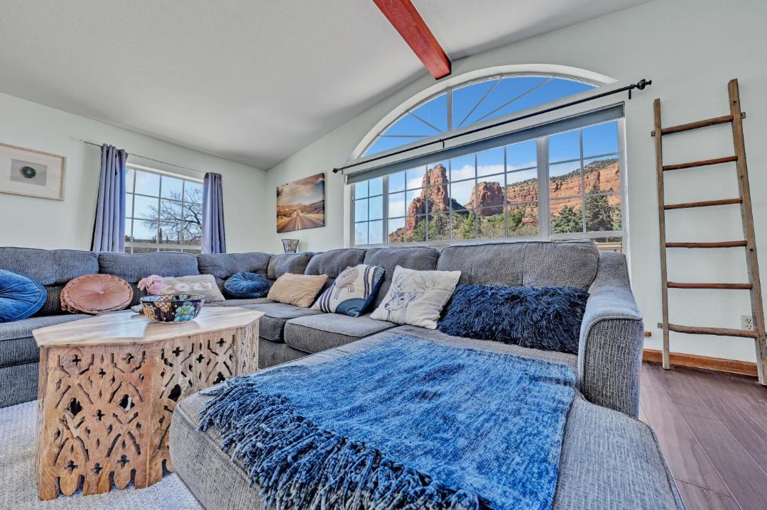 Photo of Livingroom in Oak Creek