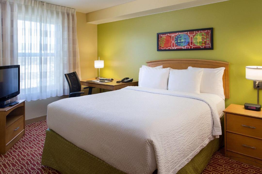 Photo of Bedroom in Shea Business Park