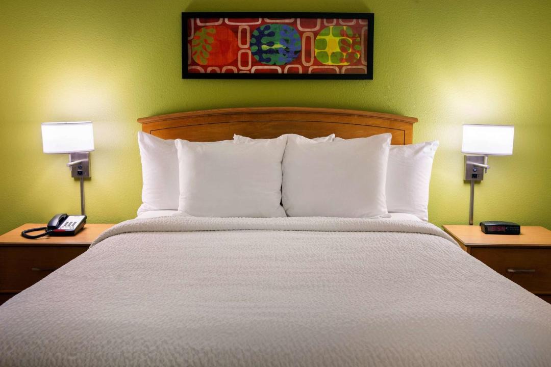 Photo of Bedroom in Shea Business Park