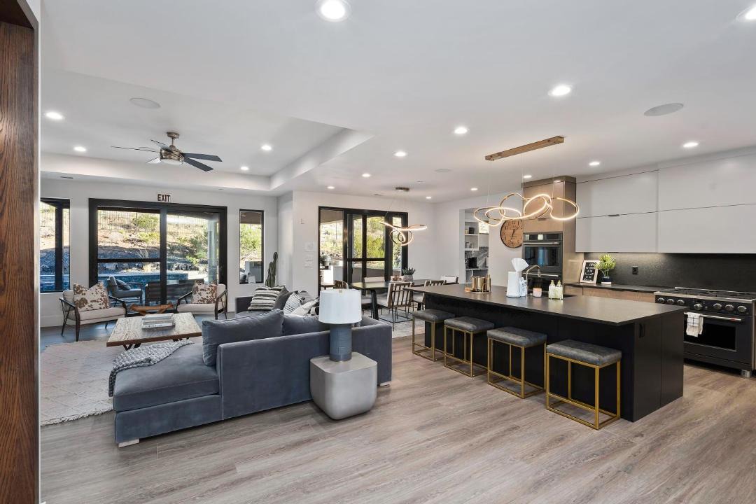 Photo of Livingroom in Hurricane