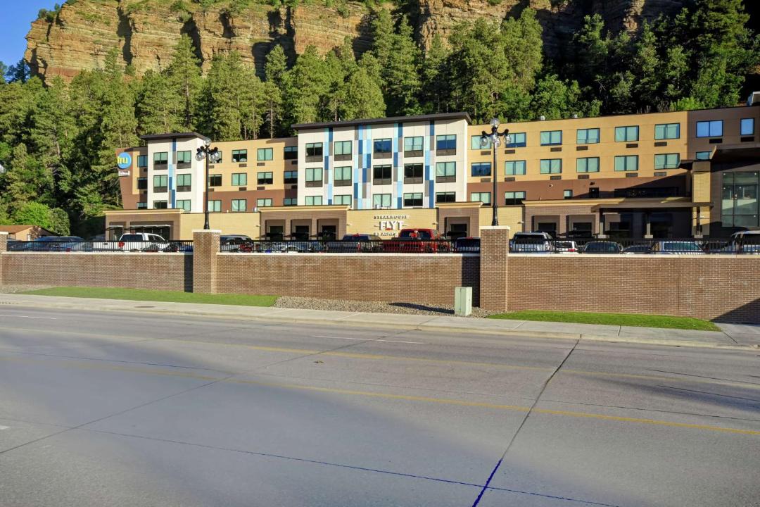 Photo of Others in Deadwood
