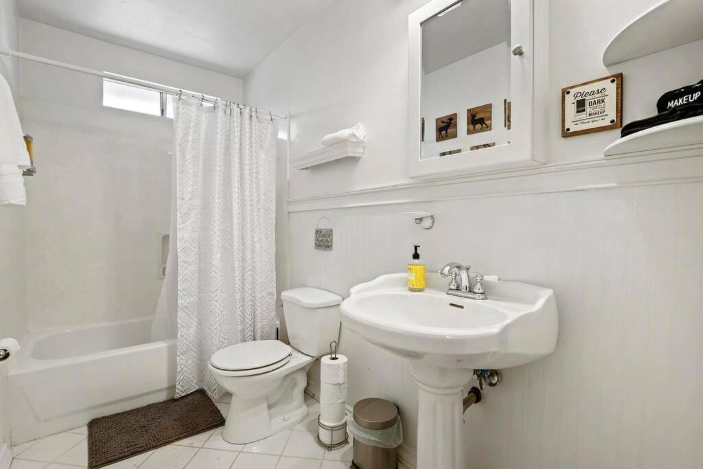 Photo of Bathroom in Strawberry