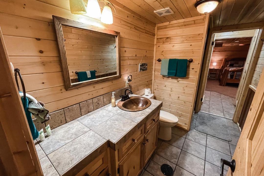 Photo of Bathroom in Island Park