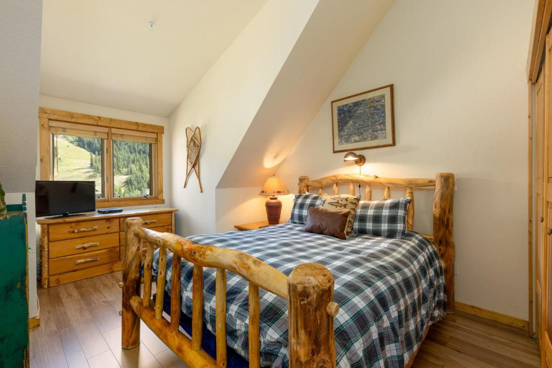 Photo of Bedroom in Mountain House