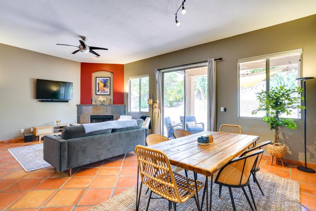Photo of Livingroom in Oro Valley
