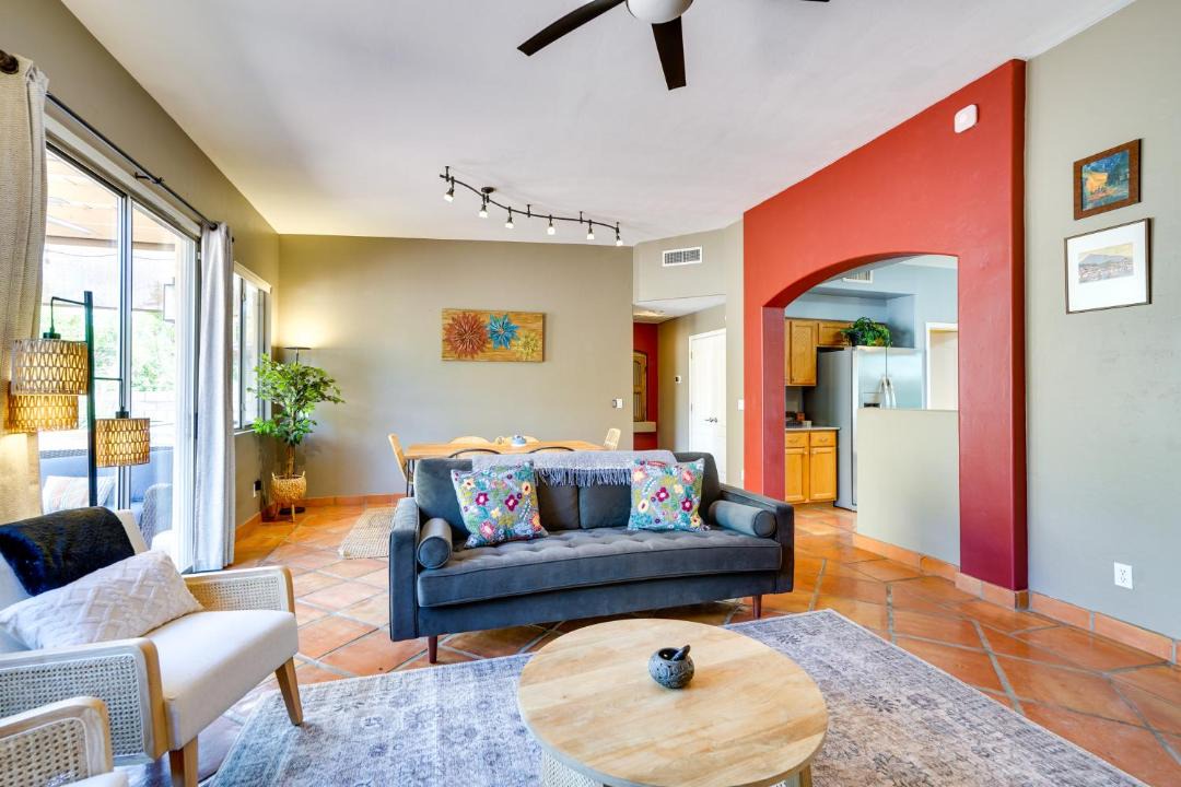 Photo of Livingroom in Oro Valley