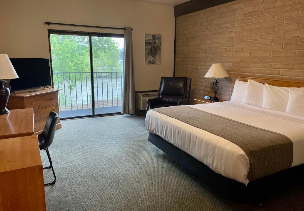 Photo of Bedroom in Salmon