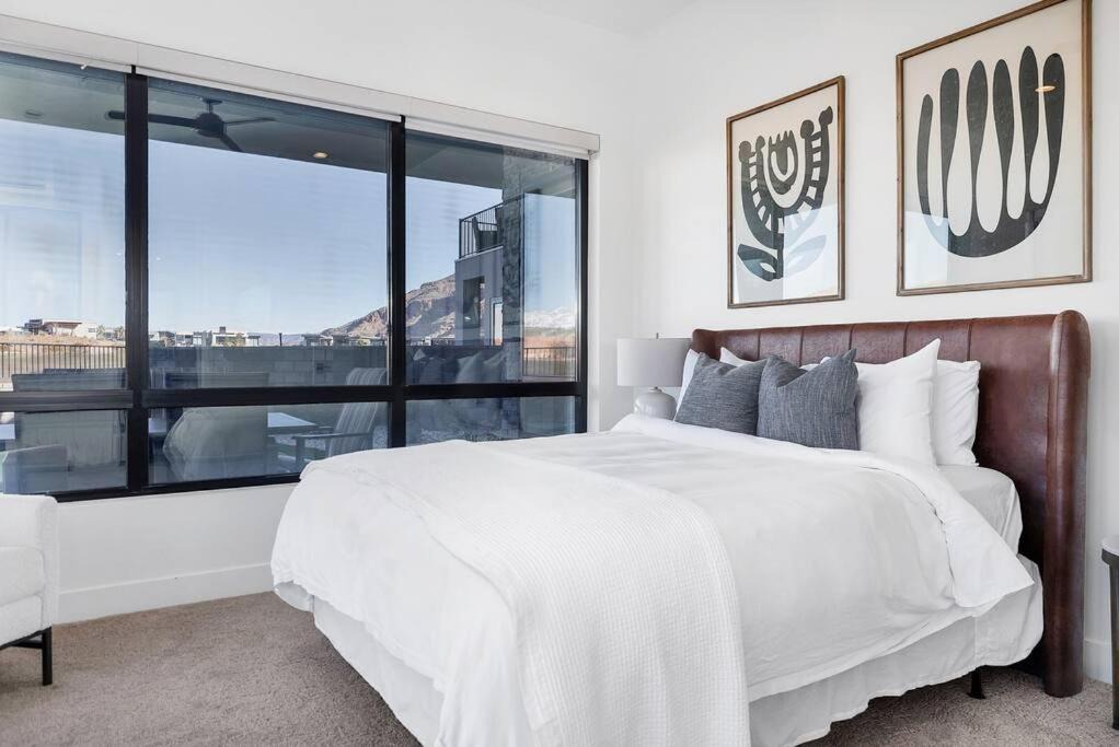 Photo of Bedroom in Hurricane